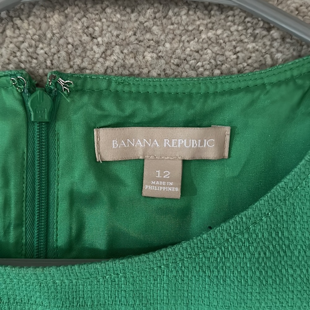 Banana Republic navy and green block sleeveless dress. Size 12 - Picture 2 of 4